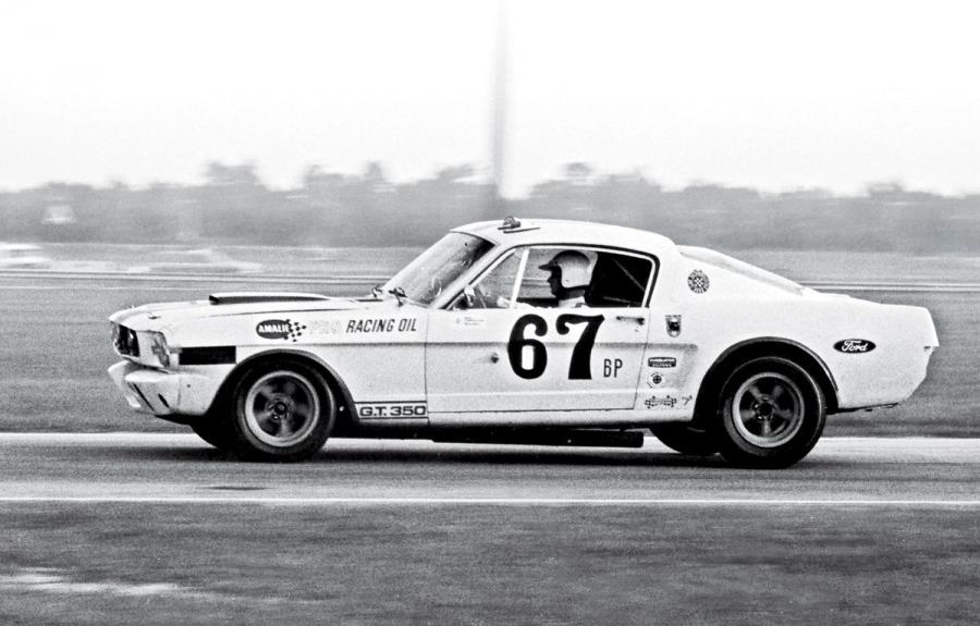  Shelby GT350 R 1965 года  (фото 2 из 95)